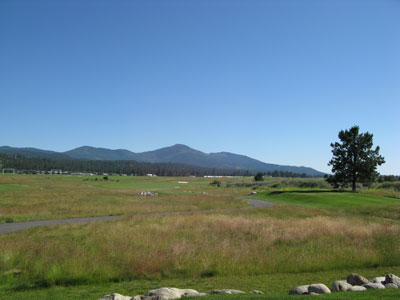 The best hole at The Links is this dogleg right hole at the far end of the property