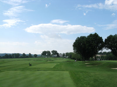 The fantastic finishing hole at Oakmont