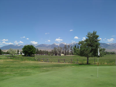 The beautiful mountain backdrop on Salmon Valley's 7th hole