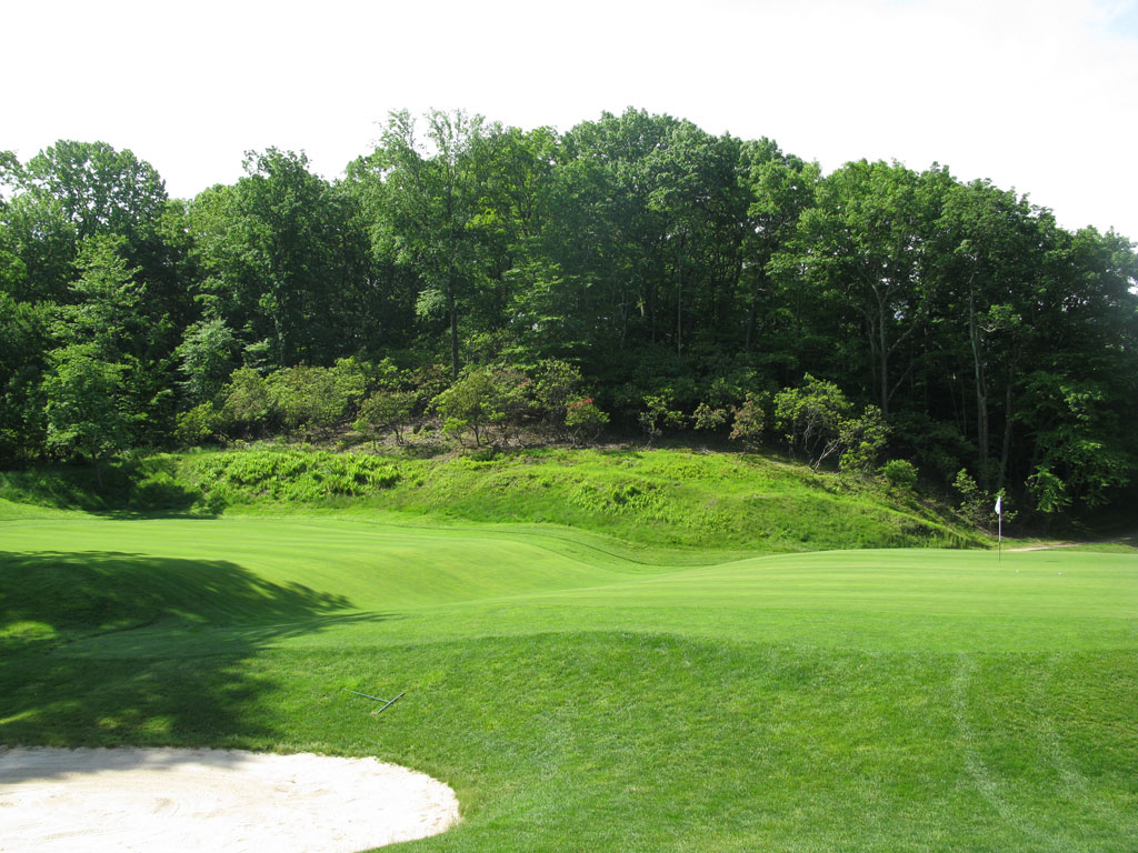 9th Hole at Yale Golf Course (213 Yard Par 3)