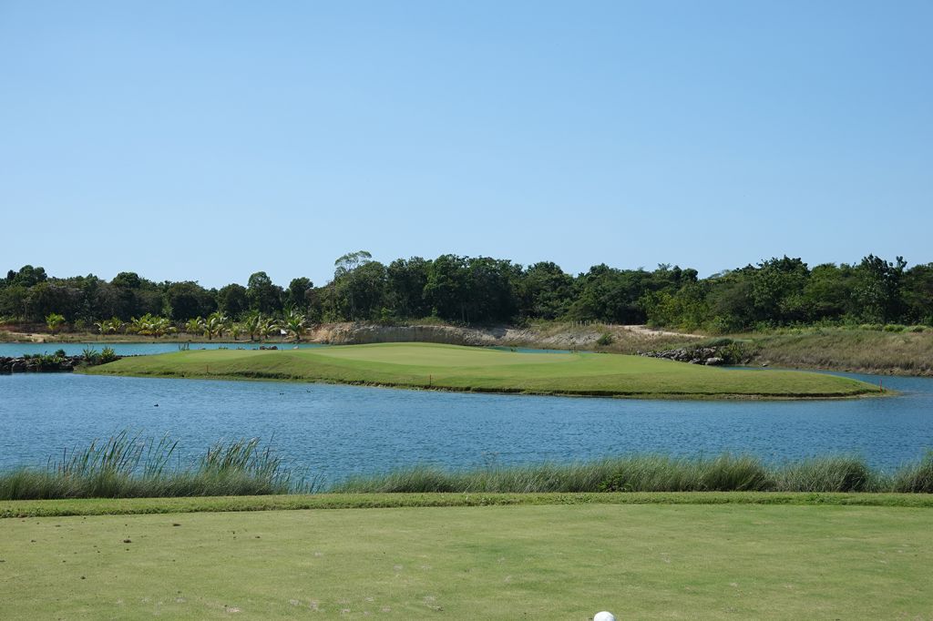 Photographs | GolfCourseGurus