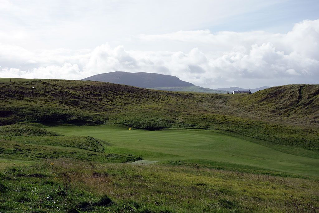 17th Hole at County Sligo Golf Club aka Rosses Point (500 Yard Par 4)