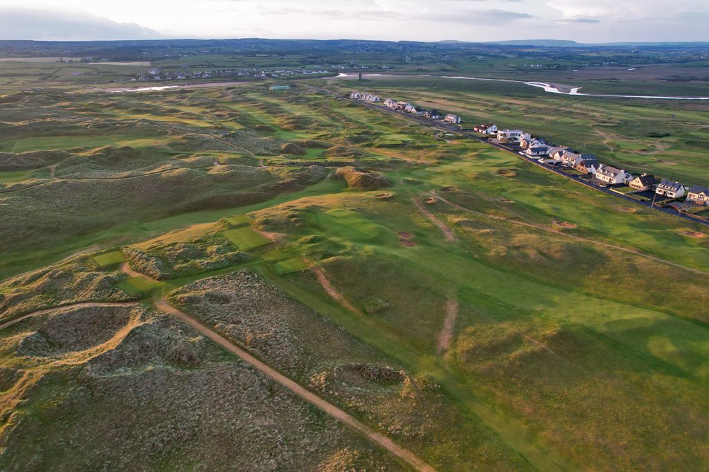 Lahinch Golf Club — clubhouse