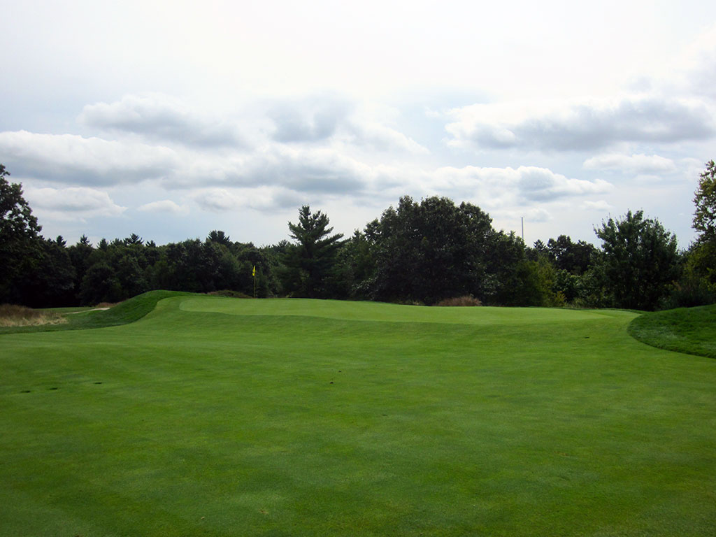 5th Hole at Boston Golf Club (317 Yard Par 4)