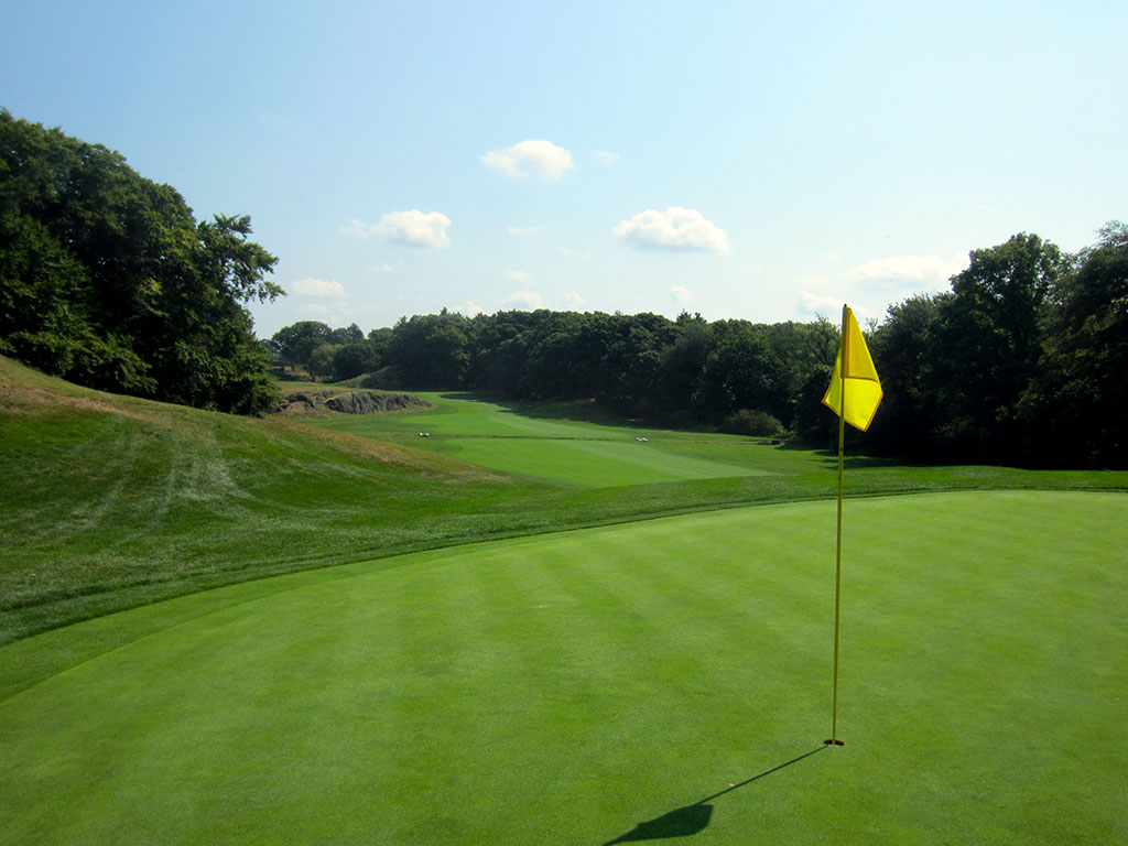 11th Hole at The Country Club (Brookline) (513 Yard Par 5)