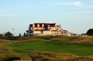 Arcadia Bluffs 15th Clubhouse