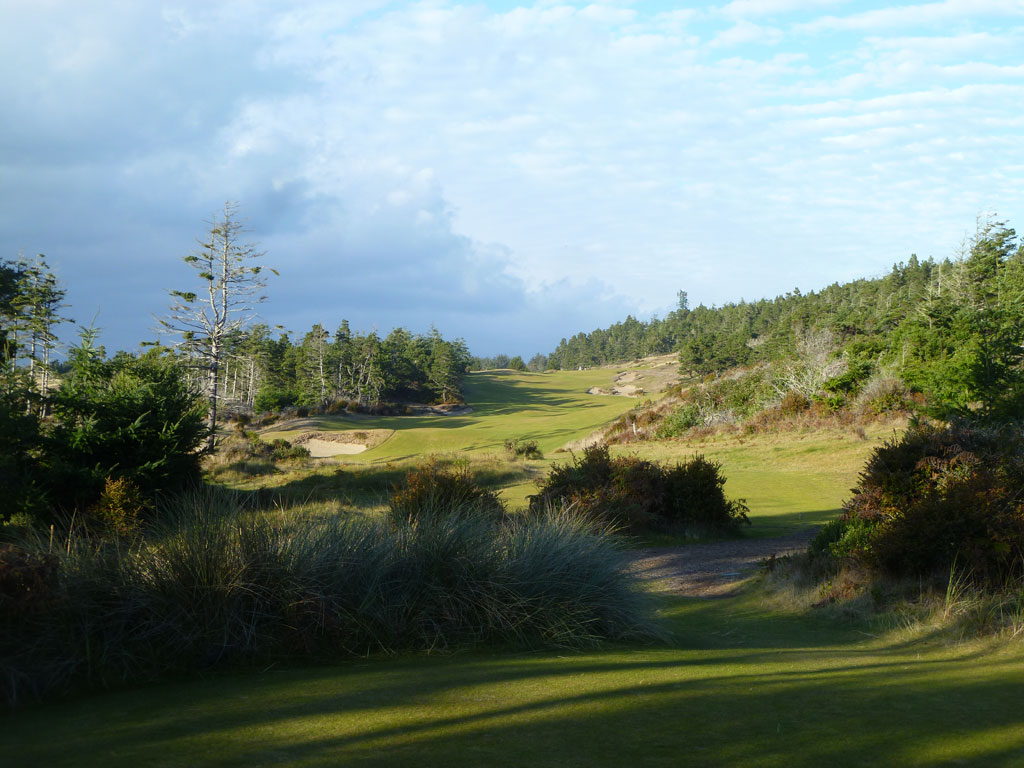 Bandon Trails makes the arguement of having the best par fives at the resort and the 16th is a big reason why