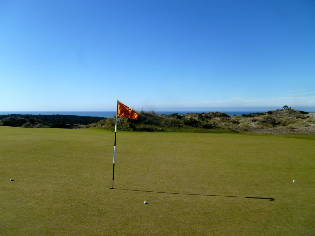 The opening hole at Bandon Trails offers one of the few glimpses at the ocean