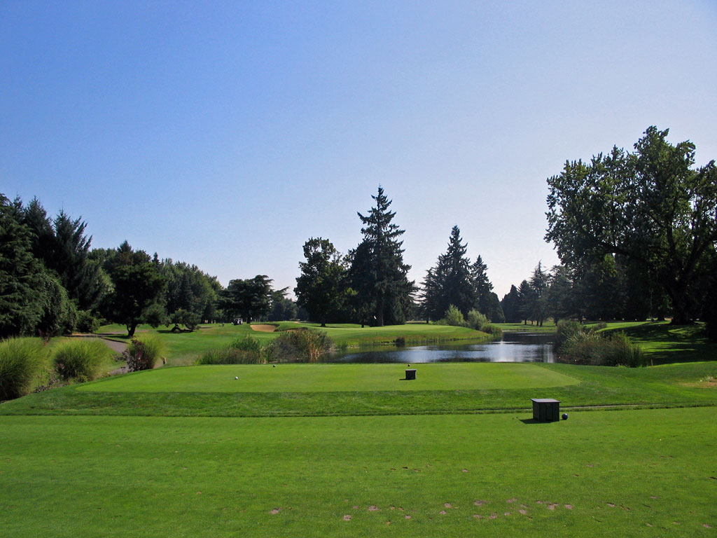 Columbia Edgewater (Portland, Oregon) GolfCourseGurus