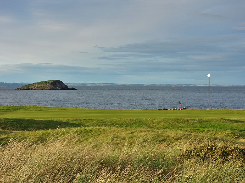 North Berwick Golf Club — West Links — approach view