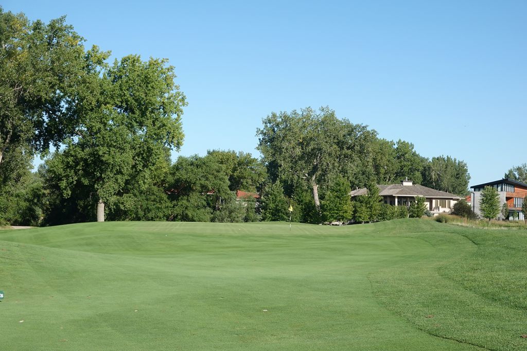 Dakota Dunes Country Club (Dakota Dunes, South Dakota) | GolfCourseGurus
