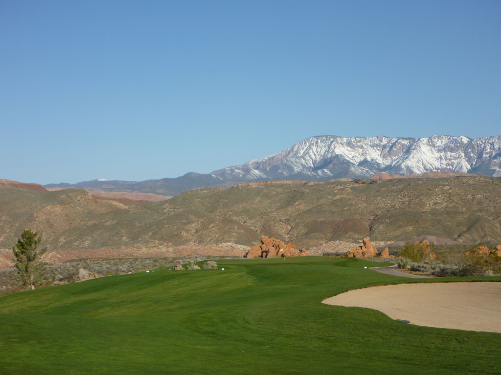 1st Hole at Sky Mountain Golf Course (359 Yard Par 4)