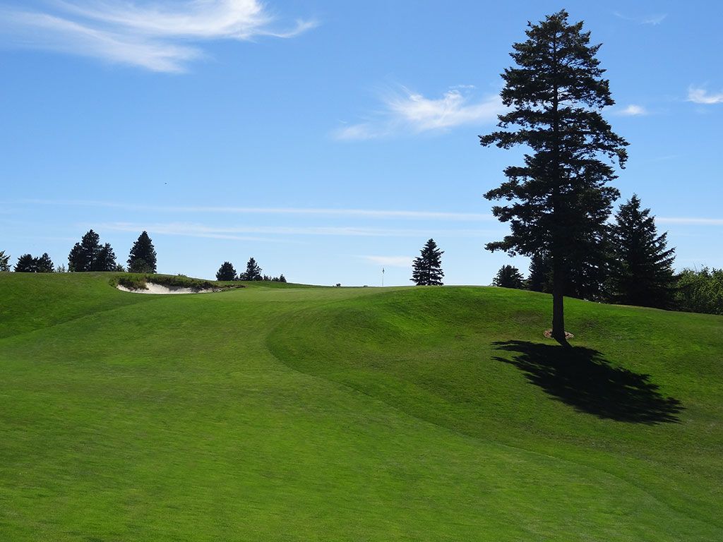 1st Hole at Palouse Ridge Golf Club (463 Yard Par 4)