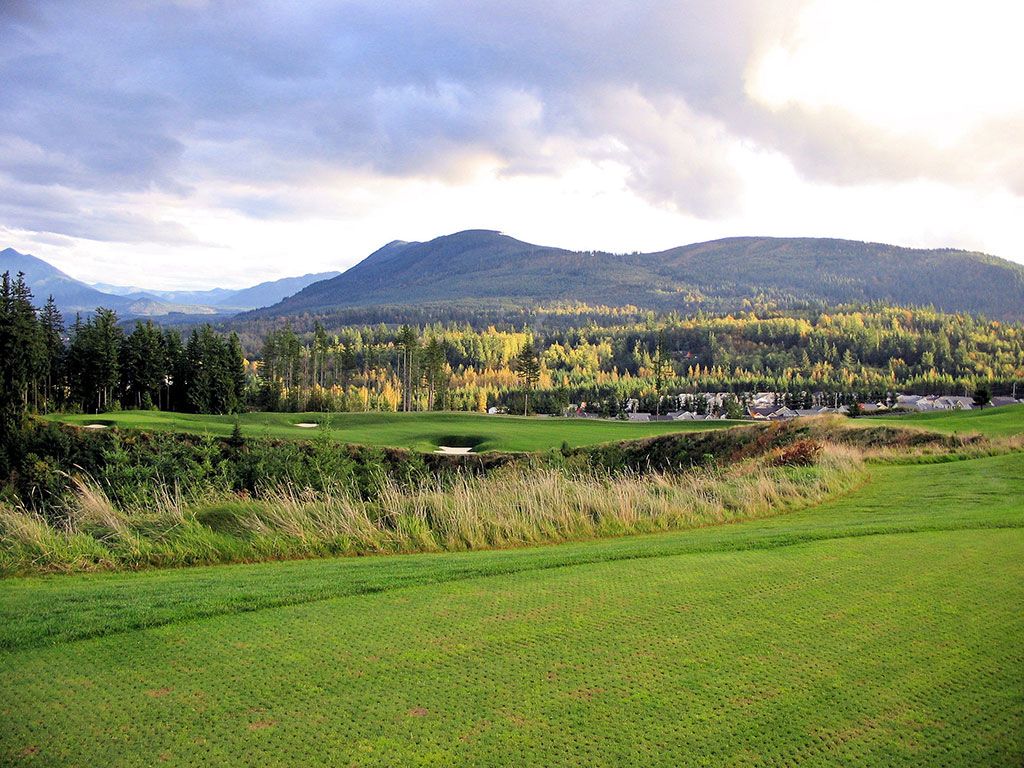 14th Hole at The Club at Snoqualmie Ridge (448 Yard Par 4)